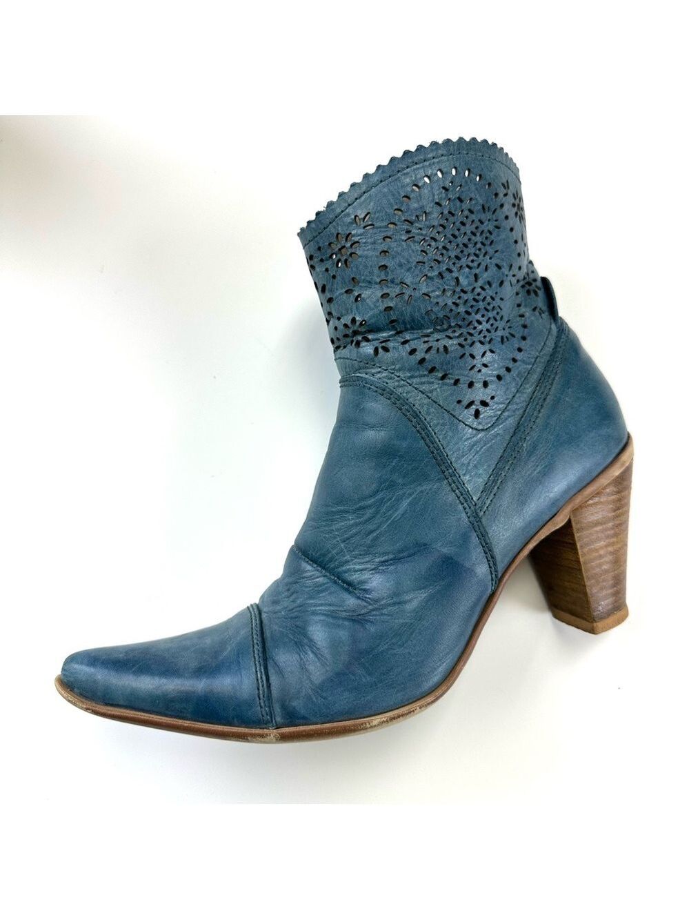 Spiral blue perforated western Boots Womens Sz 40 Leather ankle Coastal Cowgirl - Picture 5 of 14